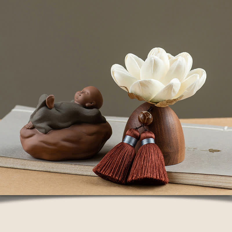 ATELIER-TIBET – Statue Bouddha en Bois de Pêcher Noir 5,4 cm | Décoration Zen Fleur