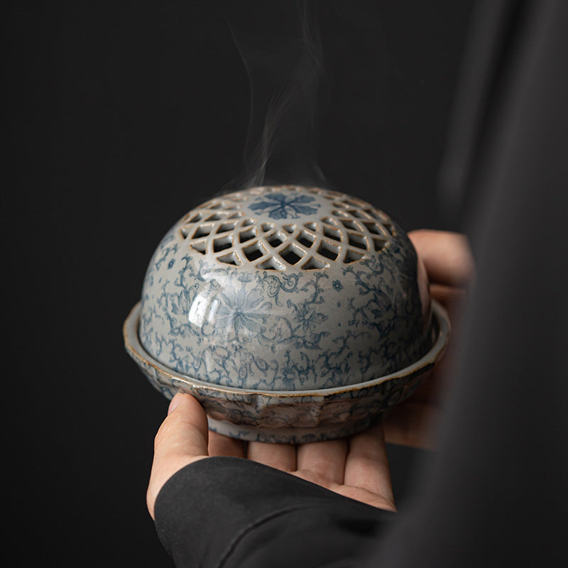 ATELIER-TIBET | Brûleur d’Encens en Porcelaine Bleu & Blanc – Motifs Traditionnels Chinois