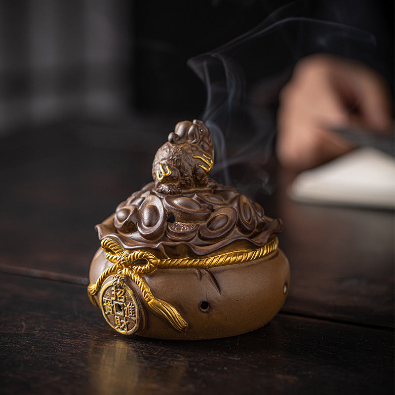 ATELIER-TIBET | Brûleur d’Encens Sac de Fortune & Crapaud Doré – Symbole de Prospérité