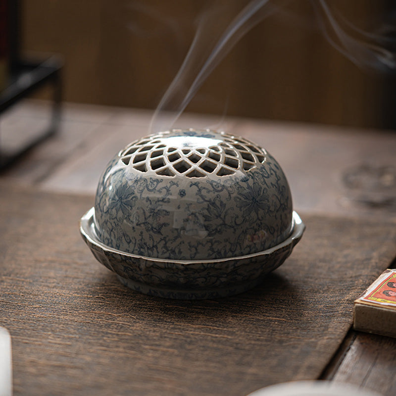 ATELIER-TIBET | Brûleur d’Encens en Porcelaine Bleu & Blanc – Motifs Traditionnels Chinois