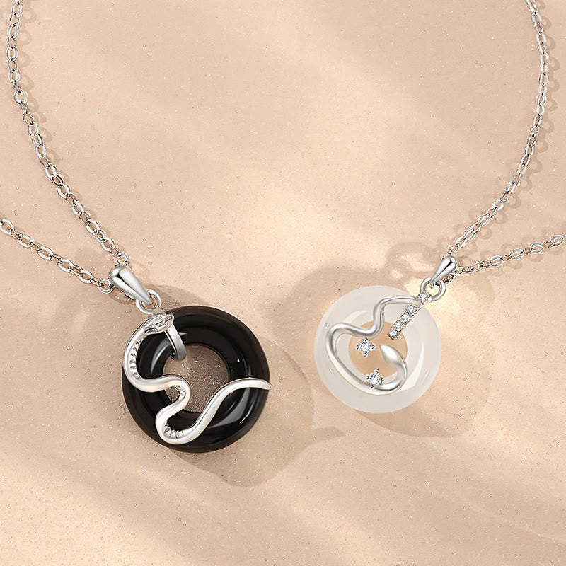 ATELIER-TIBET – Pendentif Boucle de Paix en Argent 925 & Onyx Noir ou Calcédoine