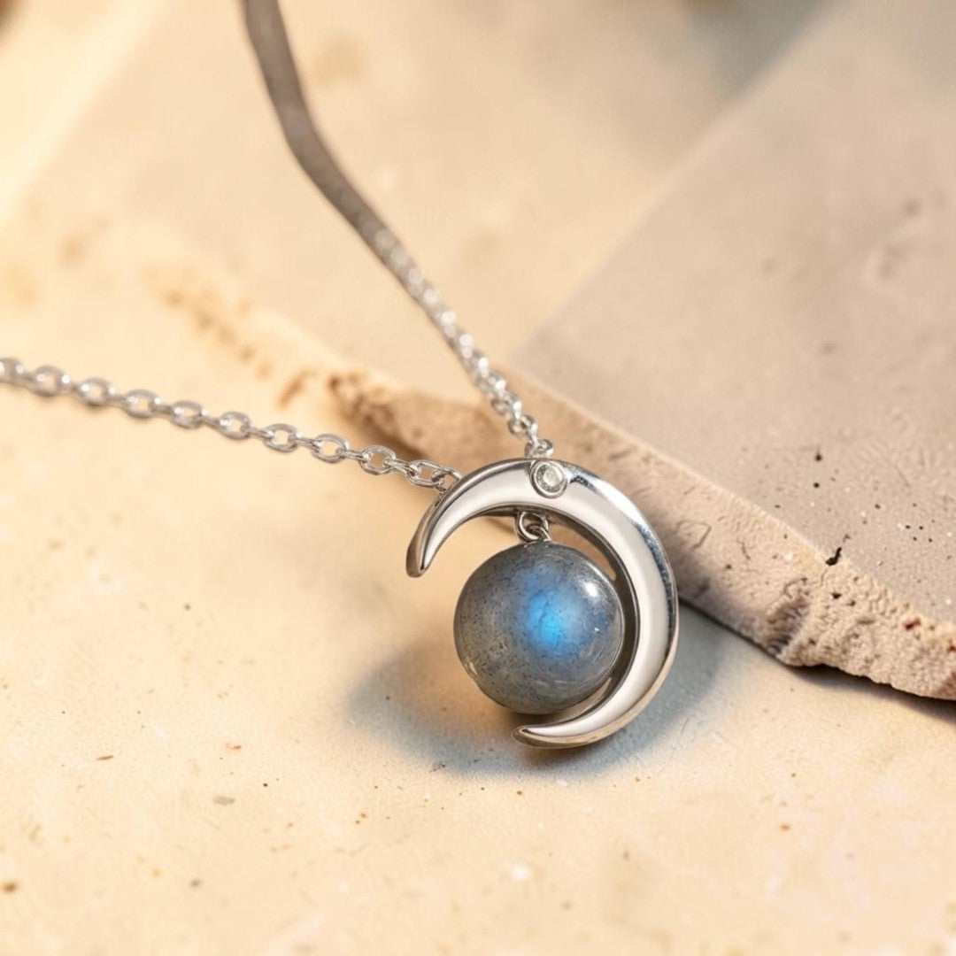ATELIER-TIBET – Pendentif Lune Enchantée en Labradorite & Argent