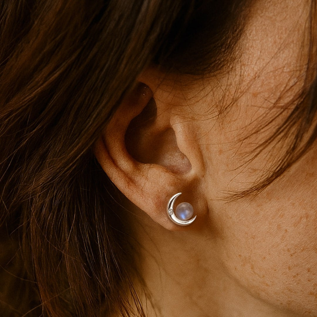 ATELIER-TIBET – Boucles d'Oreilles Lunes Mystiques en Labradorite & Argent