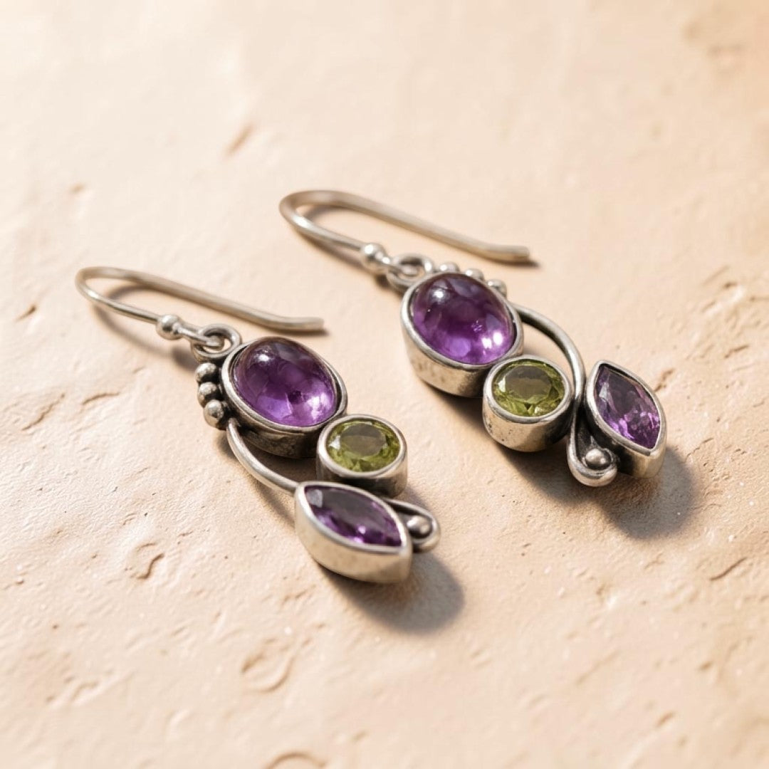 ATELIER-TIBET – Boucles d'Oreilles Cascade de Sérénité en Améthyste & Péridot