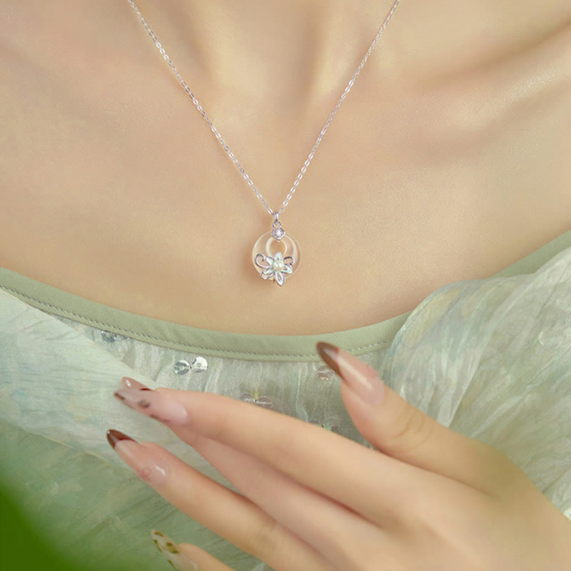 ATELIER-TIBET – Collier Lotus en Calcédoine Naturelle & Argent Sterling 999