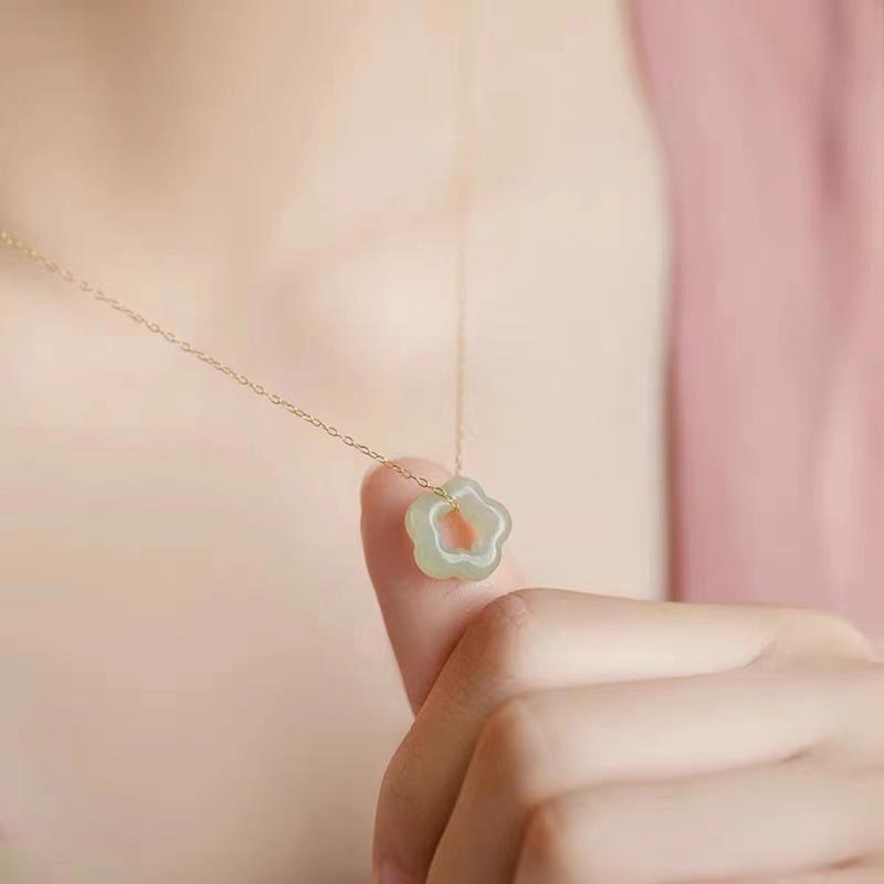 ATELIER-TIBET – Collier Floral en Jade Hetian ou Jade Cyan Naturel