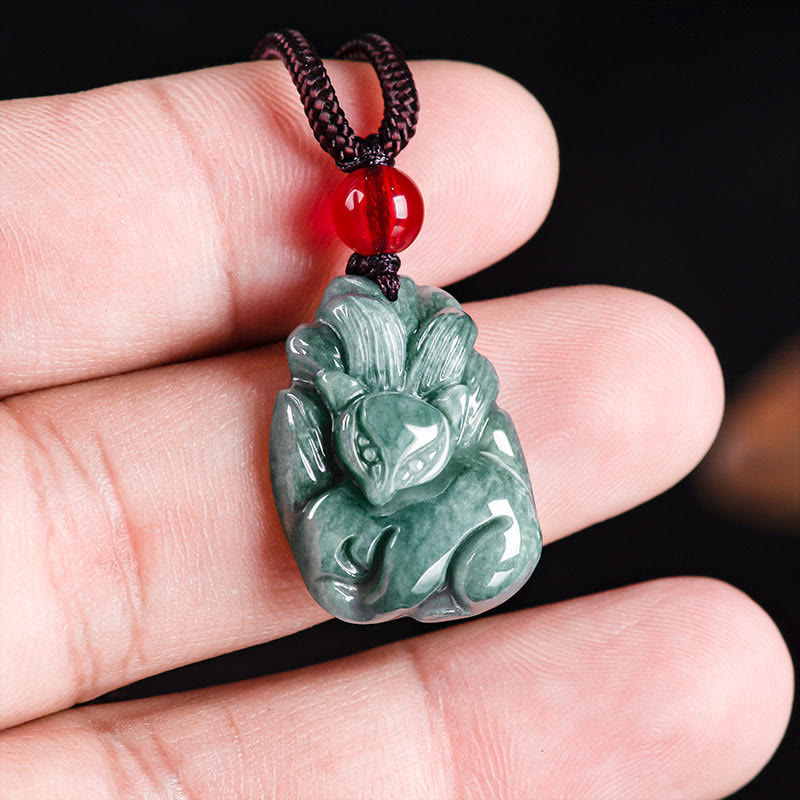ATELIER-TIBET – Collier de Prospérité Renard à Neuf Queues en Jade Vert Naturel – Pendentif Symbolique Unisexe