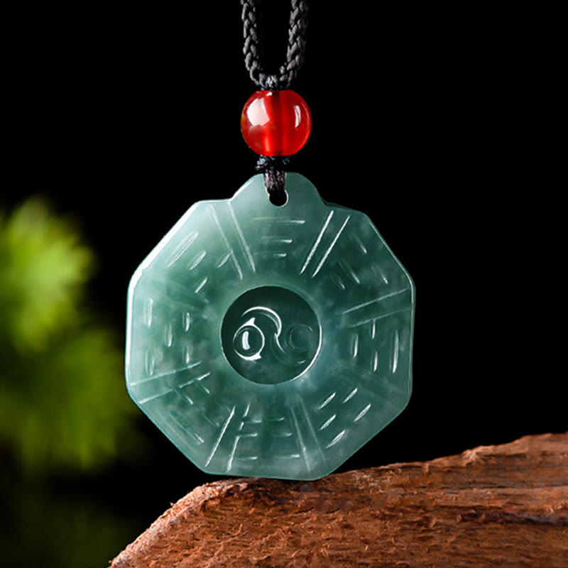 ATELIER-TIBET – Collier Feng Shui Bagua Yin Yang en Jade Naturel