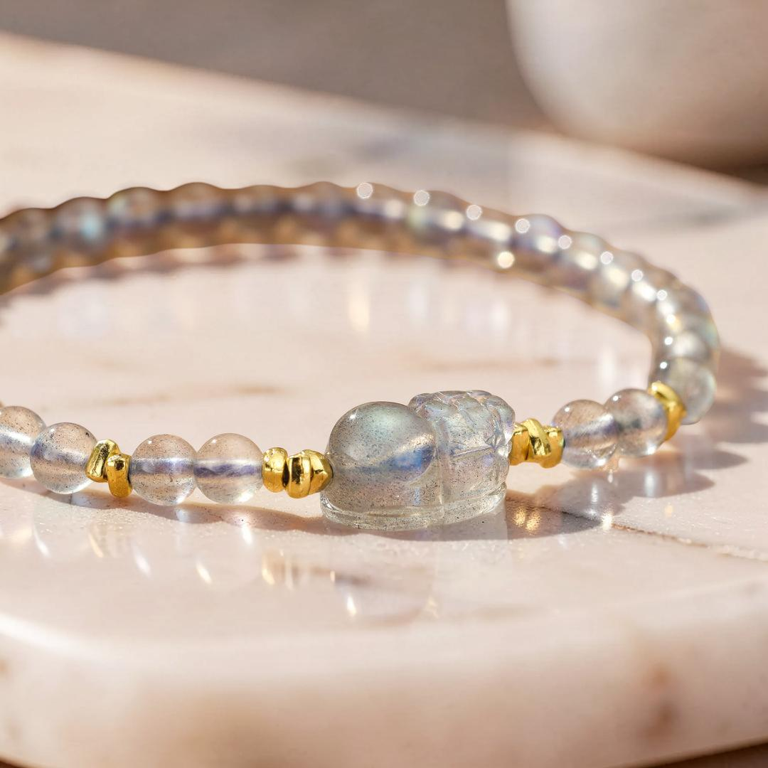 ATELIER-TIBET – Bracelet Pi Xiu Pierre de Lune et Labradorite – Magie Nocturne, Argent Plaqué Or