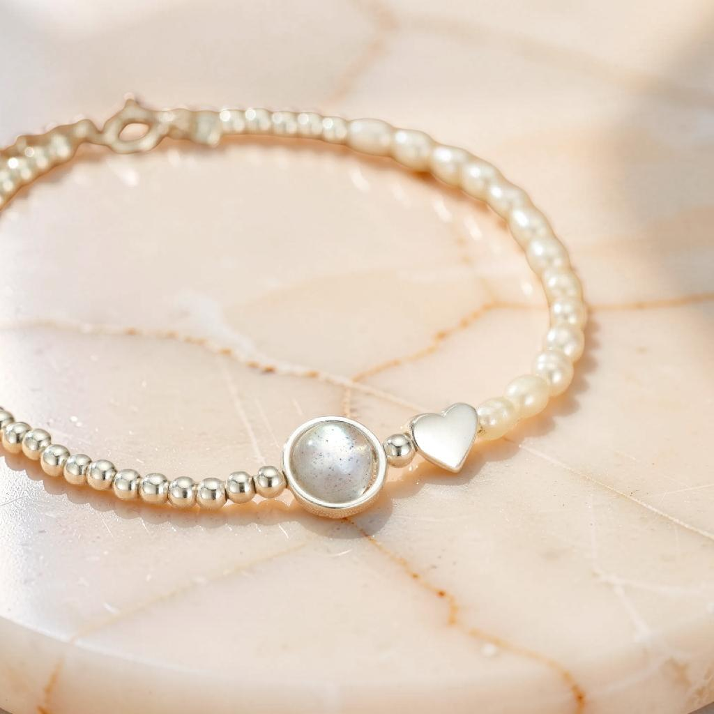 ATELIER-TIBET – Bracelet Pierre de Lune et Perles – Lumière Nacrée, Argent 925