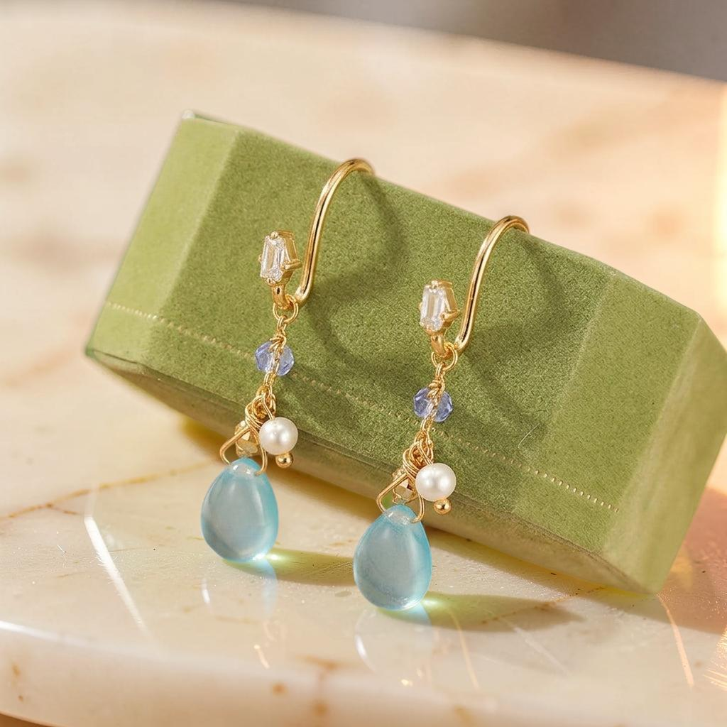 ATELIER-TIBET – Boucles d'Oreilles Topaze et Perle – Allure Marine, Argent Plaqué Or