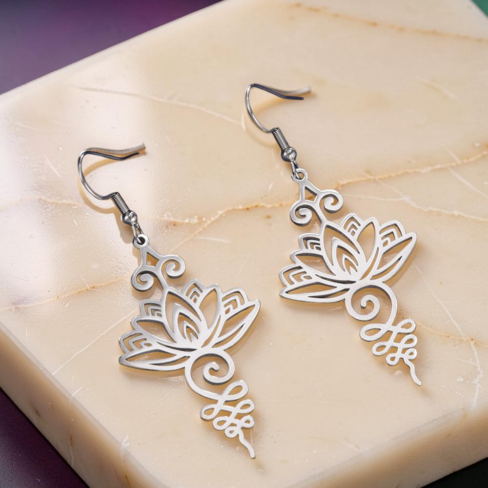 ATELIER-TIBET – Boucles d'Oreilles Lotus Unalome – Élégance Fleurie