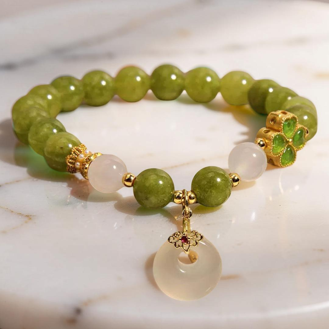 ATELIER-TIBET – Bracelet Tourmaline Verte et Jade – Trèfle Porte-Chance