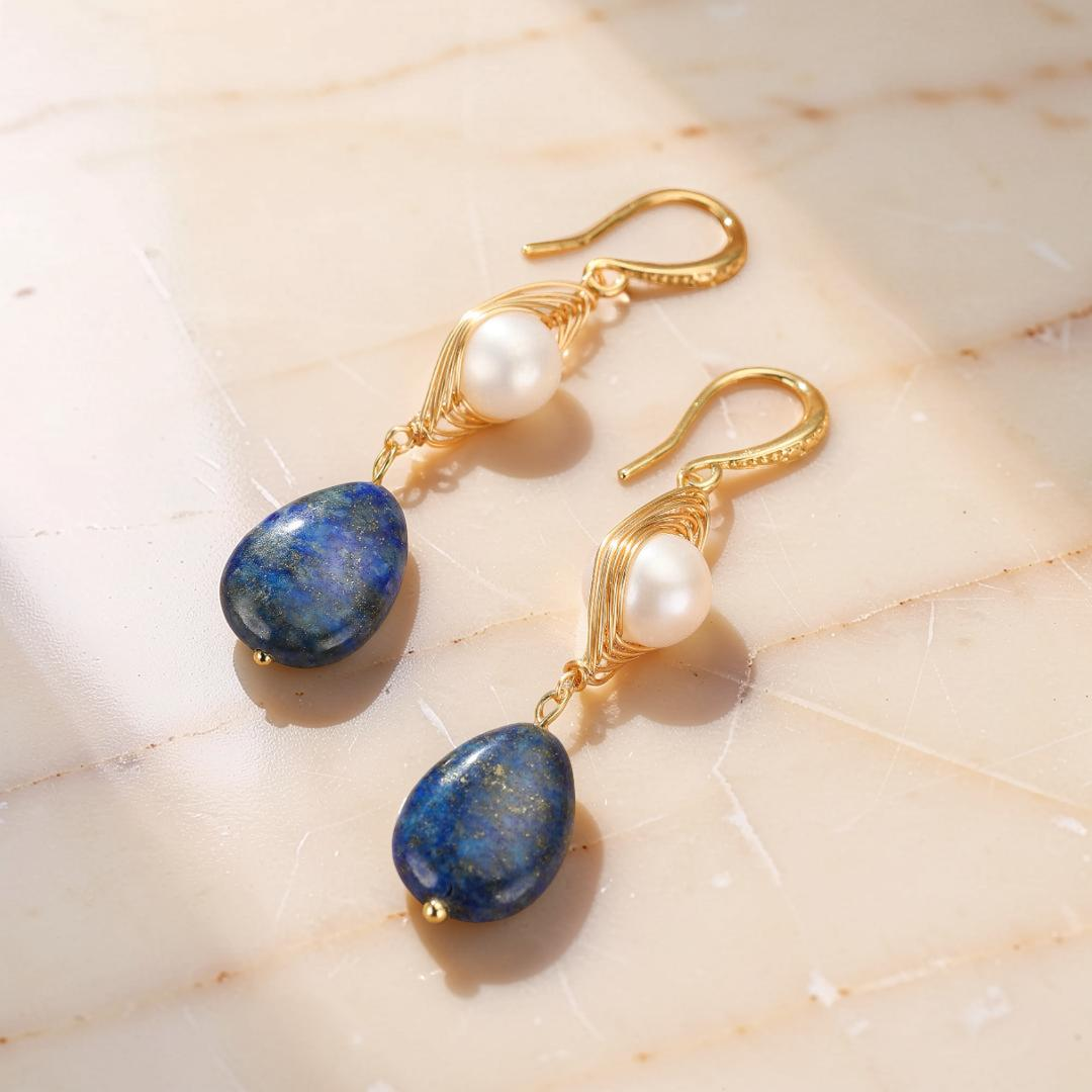 ATELIER-TIBET – Boucles d'Oreilles Perles et Lapis Lazuli - Blanc et Bleu