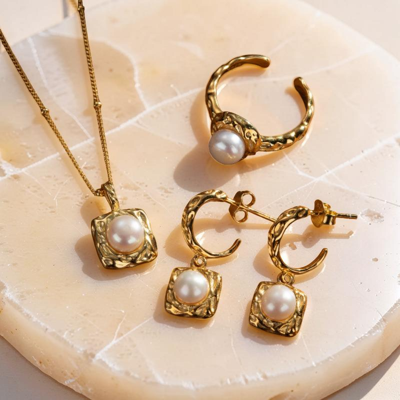ATELIER-TIBET – Boucles d'Oreilles Perle – Caresse Subtile, Argent Plaqué Or