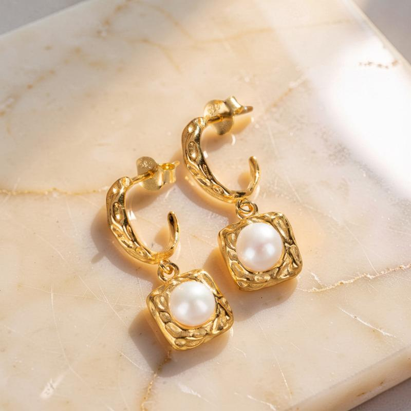 ATELIER-TIBET – Boucles d'Oreilles Perle – Caresse Subtile, Argent Plaqué Or