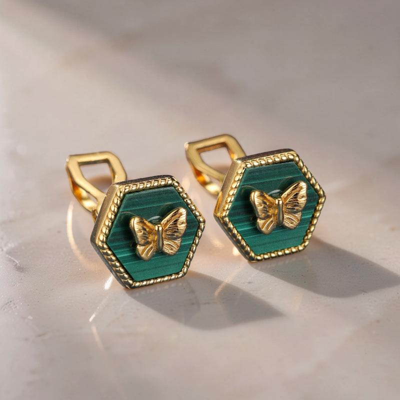ATELIER-TIBET – Boucles d'Oreilles Malachite – Élégance Papillon, Argent Plaqué Or