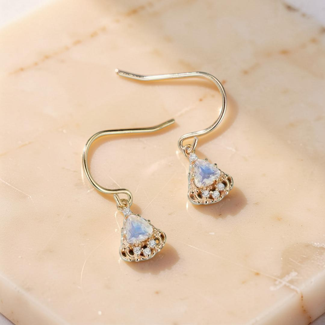 ATELIER-TIBET – Boucles d'Oreilles Pierre de Lune – Féérie Royale, Argent Plaqué Or