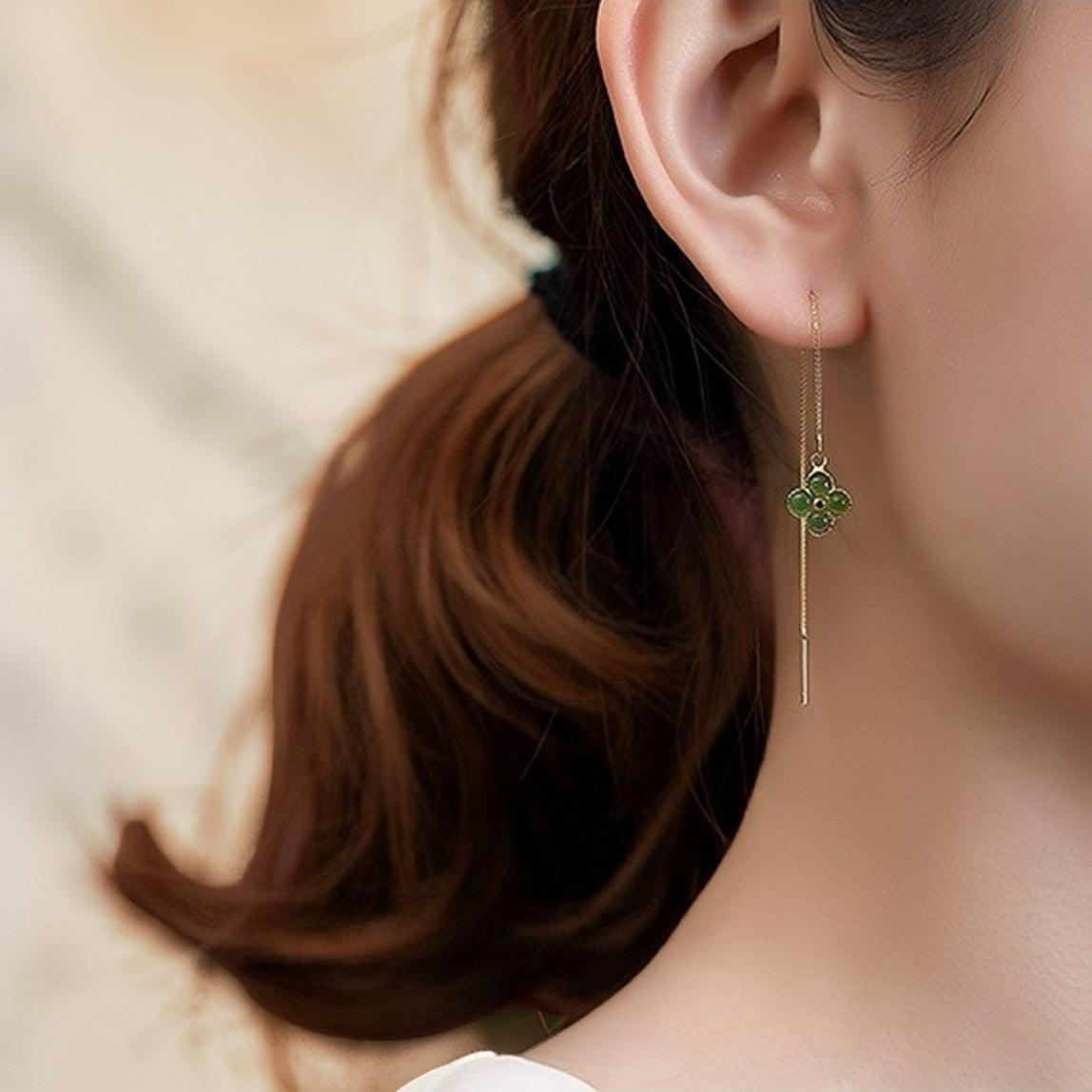 ATELIER-TIBET – Boucles d'Oreilles Trèfle en Jade – Porte-Bonheur, Argent Plaqué Or