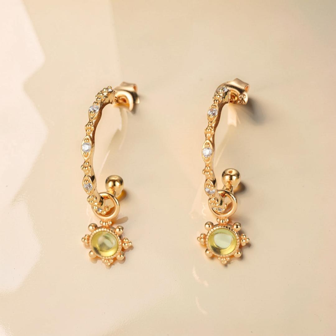 ATELIER-TIBET – Boucles d’Oreilles Créoles Péridot – Lumière d’Olivine, Argent Plaqué Or
