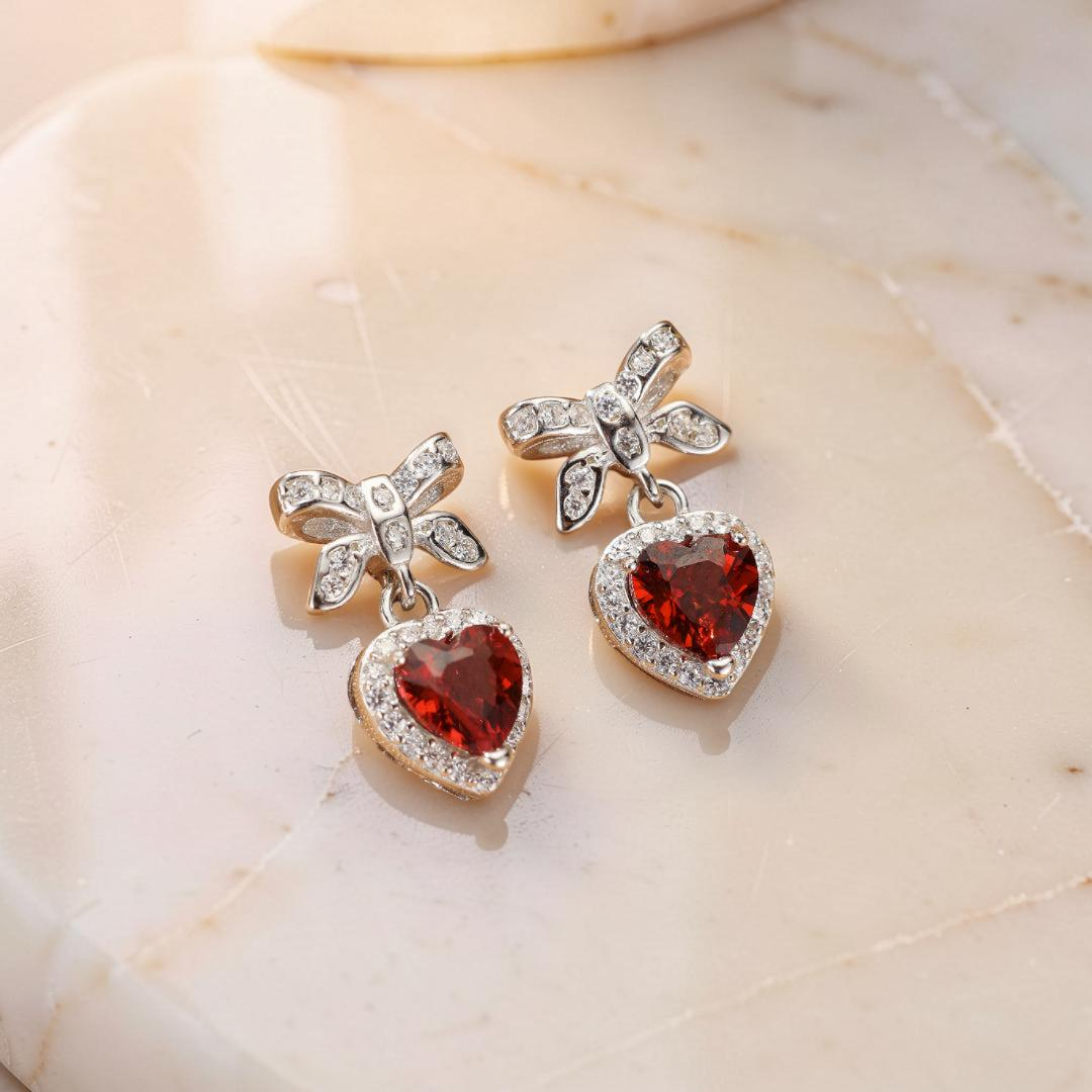 ATELIER-TIBET – Boucles d’oreilles Grenat – Nœud d’Amour, Argent