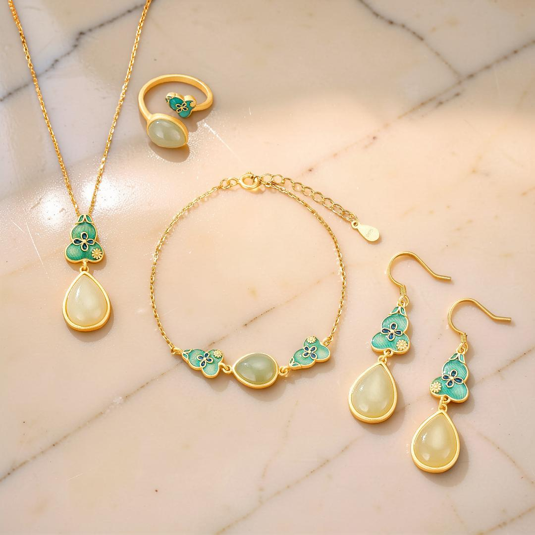 ATELIER-TIBET – Boucles d'Oreilles Jade – Goutte de Chance, Argent Plaqué Or