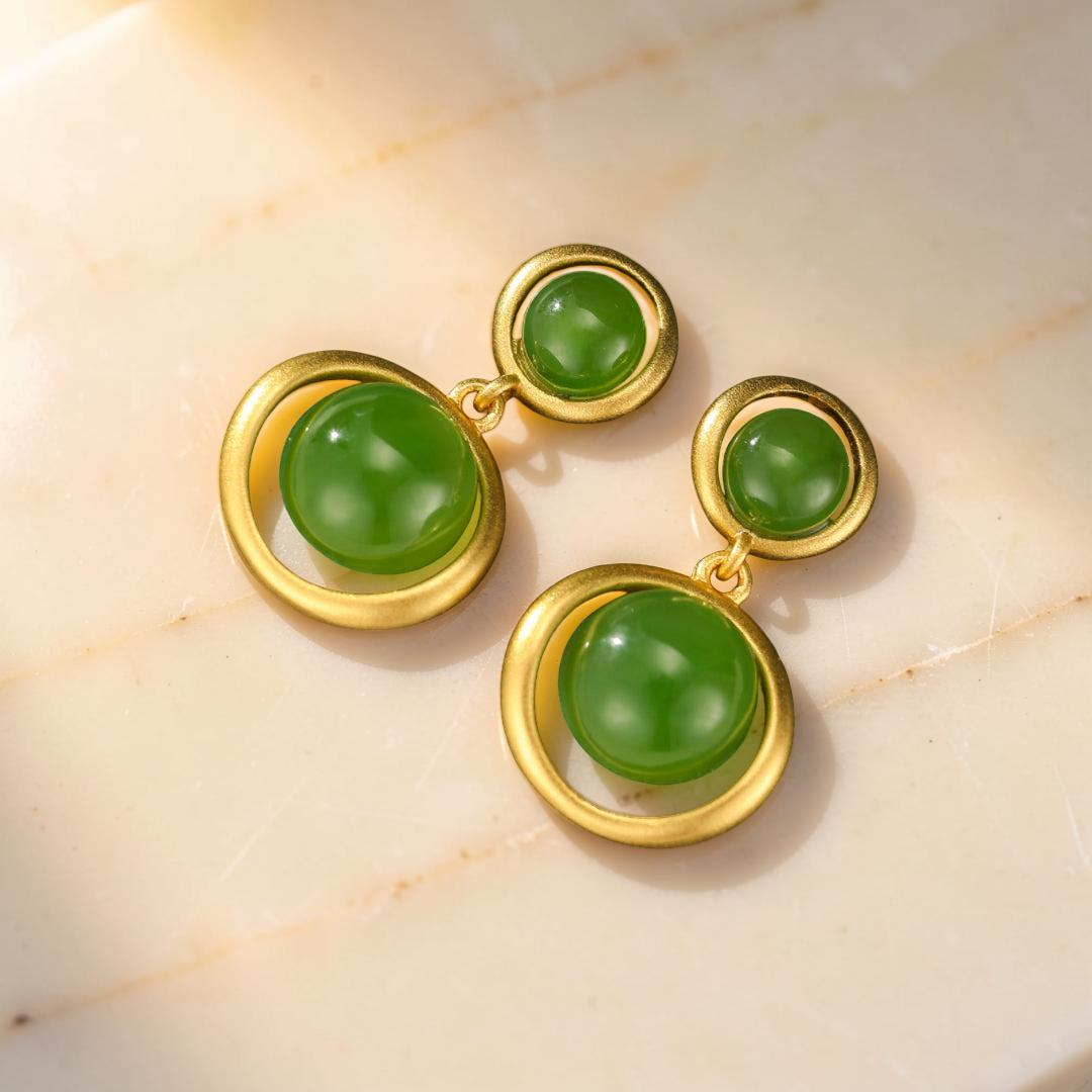 ATELIER-TIBET – Boucles d’Oreilles Jade – Soleil Intérieur, Argent Plaqué Or
