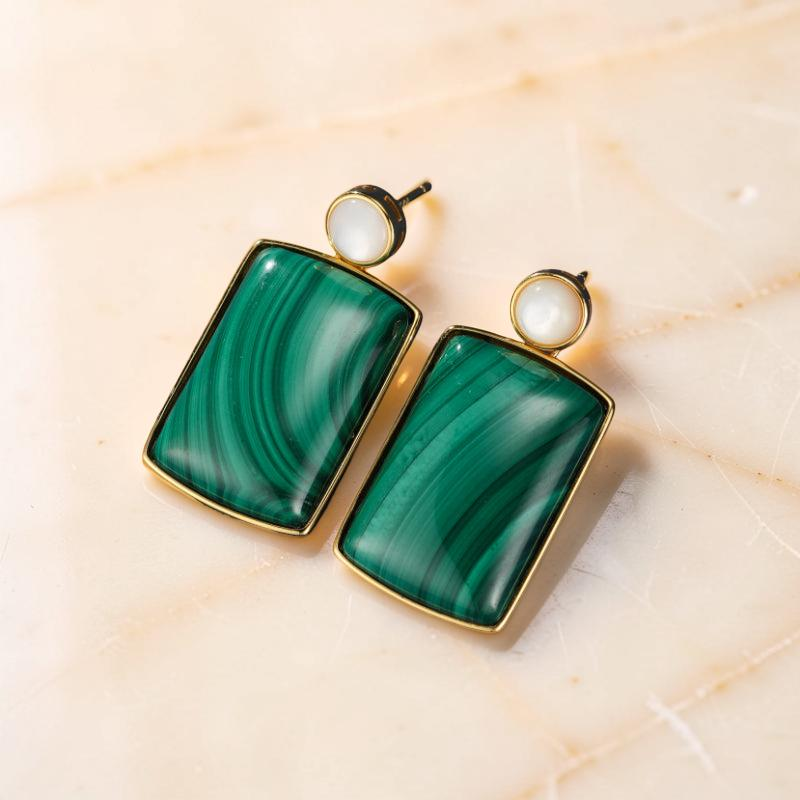 ATELIER-TIBET – Boucles d'Oreilles Malachite et Nacre – Luminosité, Argent Plaqué Or