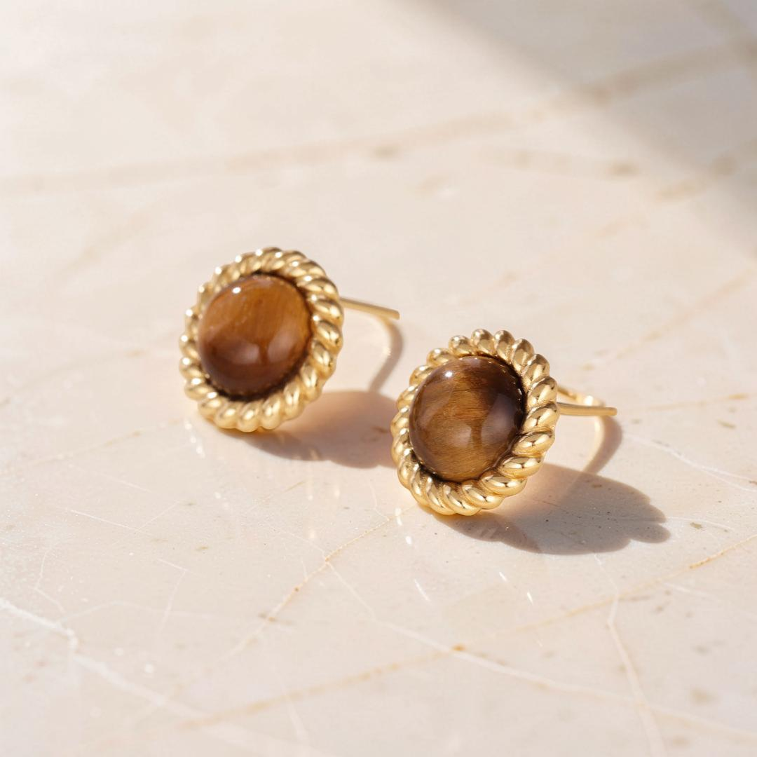 ATELIER-TIBET – Boucles d'Oreilles Œil de Tigre – Éclat Captivant, Argent Plaqué Or