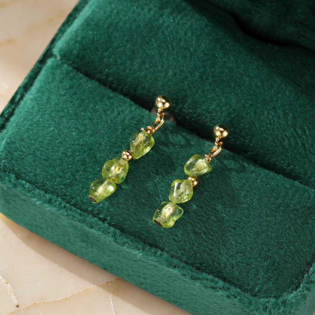 ATELIER-TIBET – Boucles d’Oreilles Pendantes Péridot – Gouttes Solaires, Argent Plaqué Or
