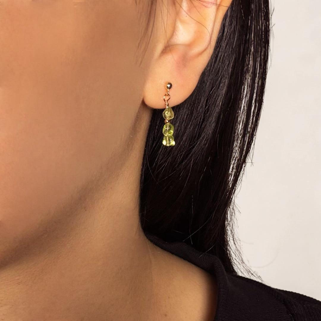 ATELIER-TIBET – Boucles d’Oreilles Pendantes Péridot – Gouttes Solaires, Argent Plaqué Or
