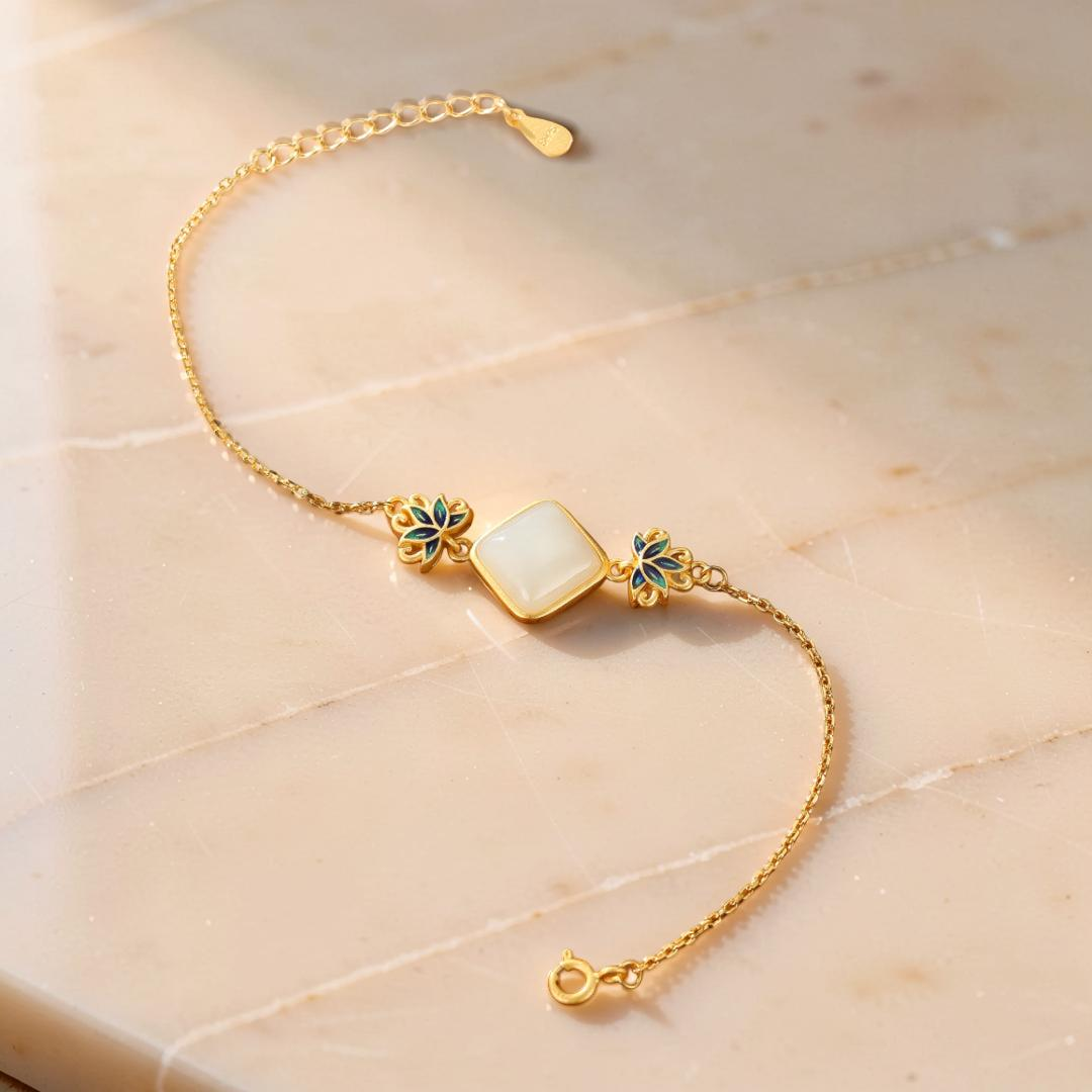 ATELIER-TIBET – Bracelet Jade Blanc – Éveil Lotus Bleu, Argent Plaqué Or