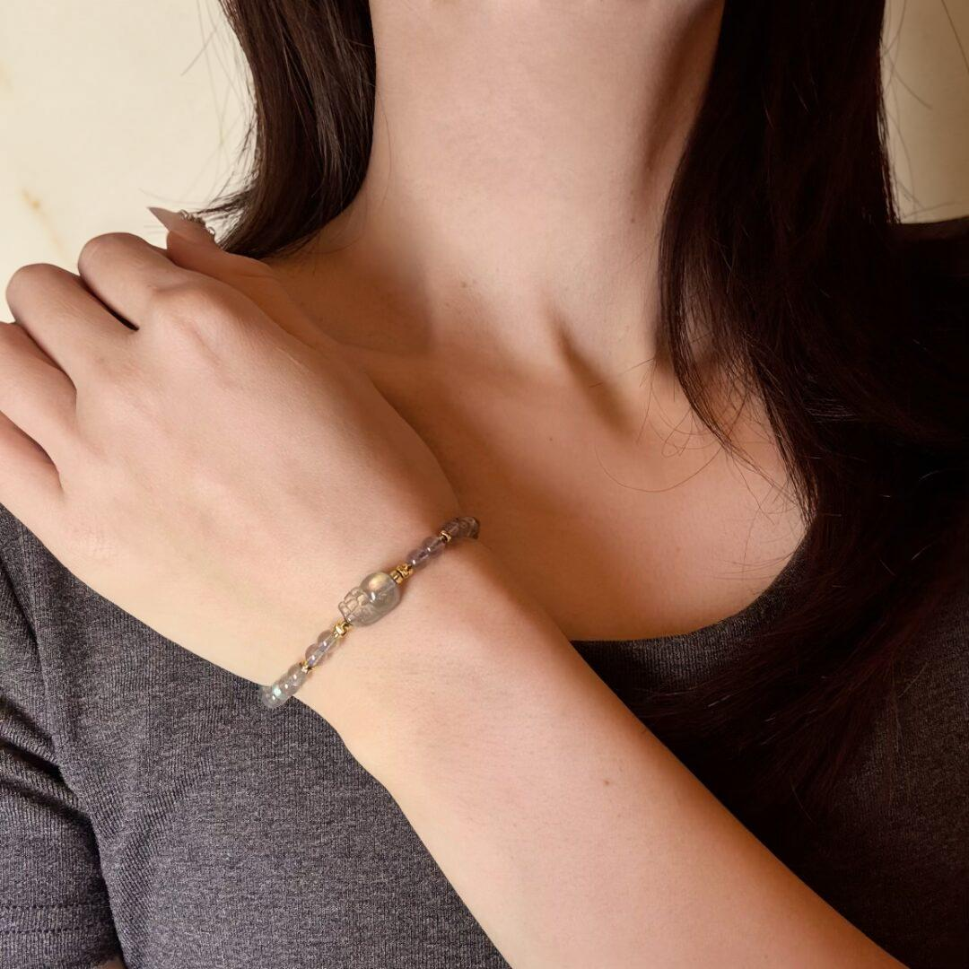 ATELIER-TIBET – Bracelet Pi Xiu Pierre de Lune et Labradorite – Magie Nocturne, Argent Plaqué Or