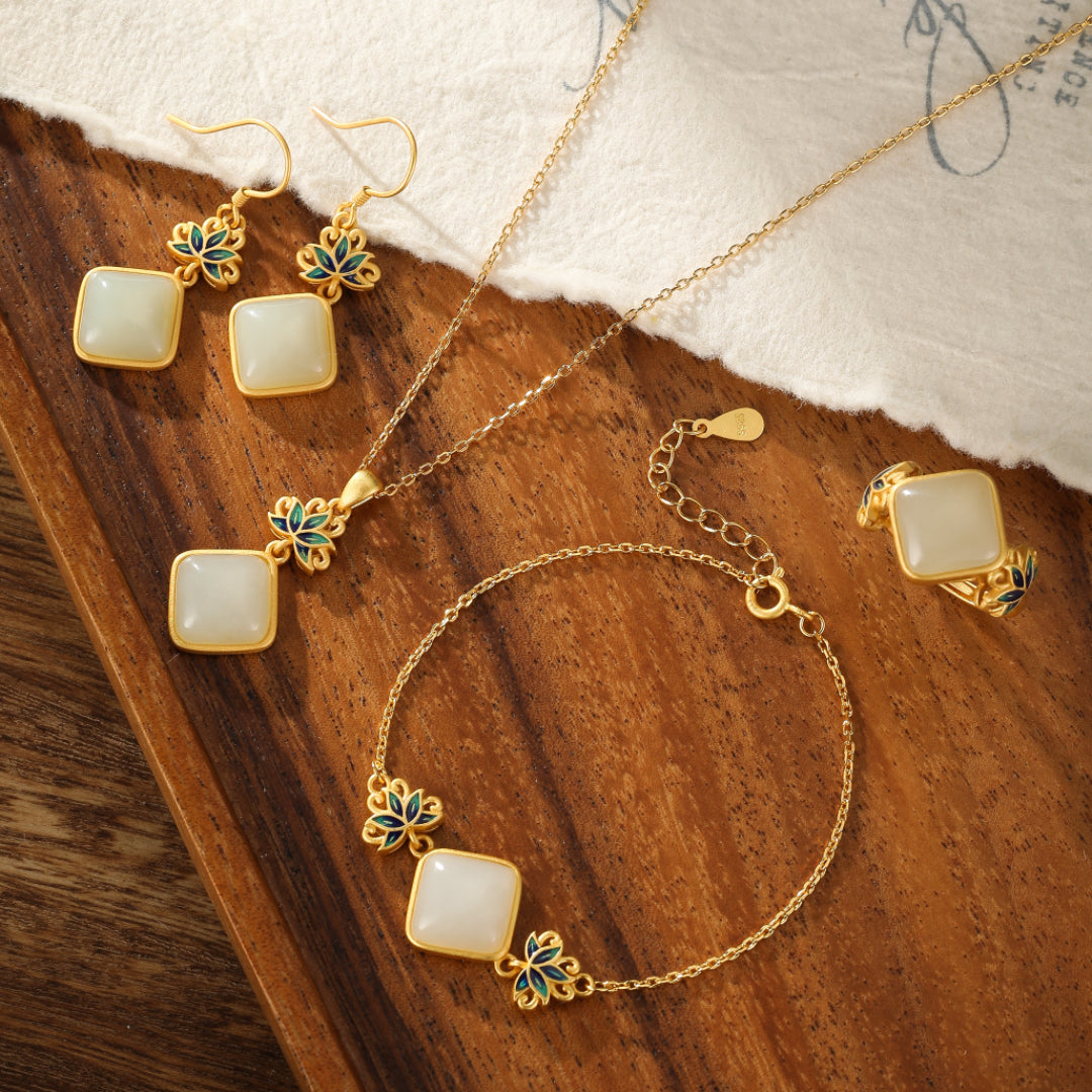 ATELIER-TIBET – Boucles d'Oreilles Jade Blanc – Éveil Lotus Bleu, Argent Plaqué Or