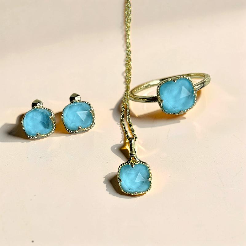 ATELIER-TIBET – Boucles d'Oreilles Turquoise – Étreinte du Ciel, Argent Plaqué Or