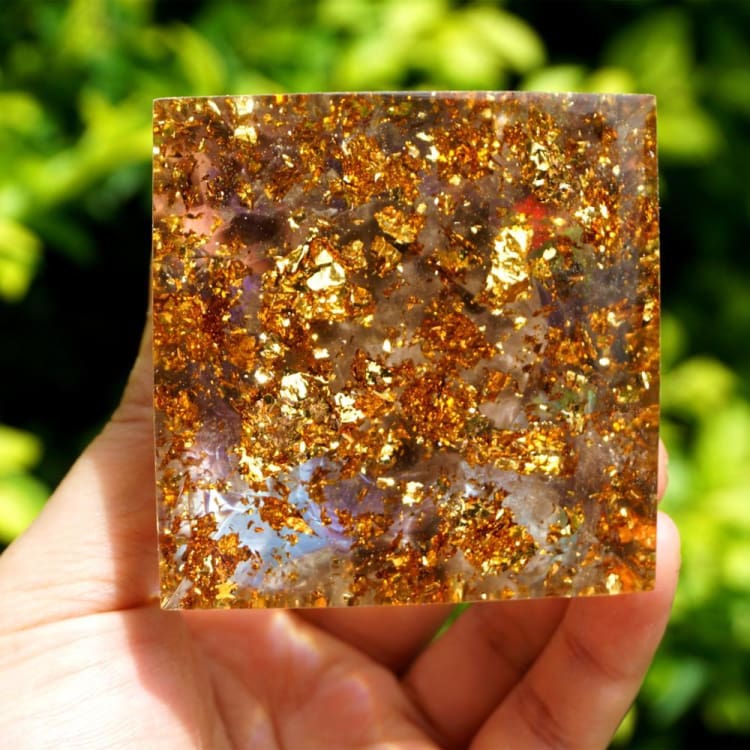 ATELIER-TIBET Pyramide du Zodiac en Orgonite de 10cm symbole du Capricorne