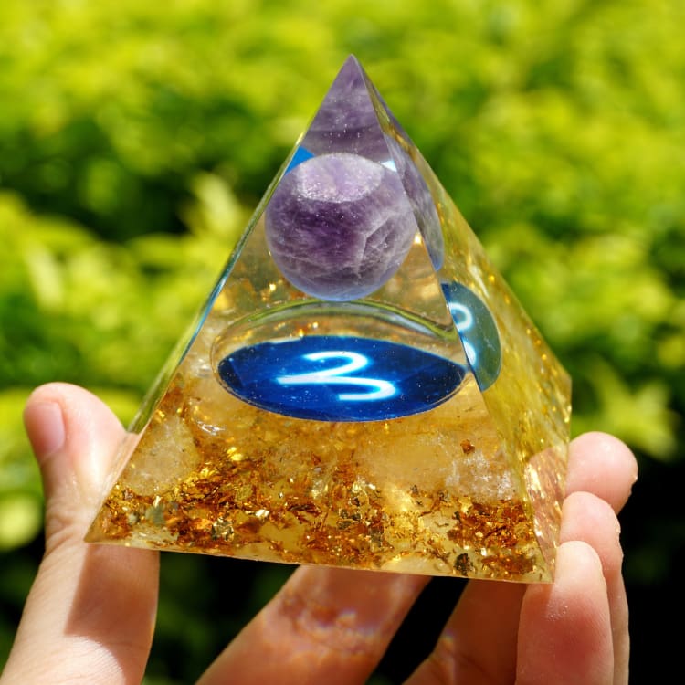 ATELIER-TIBET Pyramide du Zodiac en Orgonite et Améthyste de 10cm symbole du Bélier