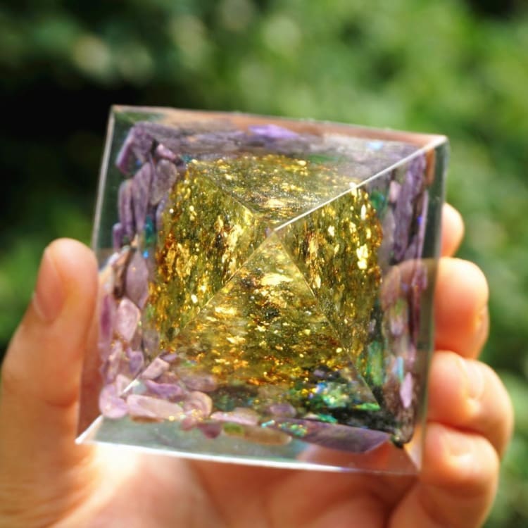 ATELIER-TIBET Pyramide en Orgonite et Améthyste de 10cm