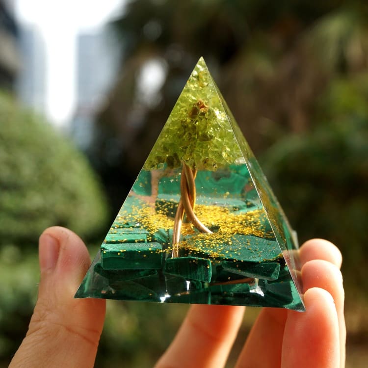 ATELIER-TIBET Pyramide en Orgonite et Malachite de 10cm
