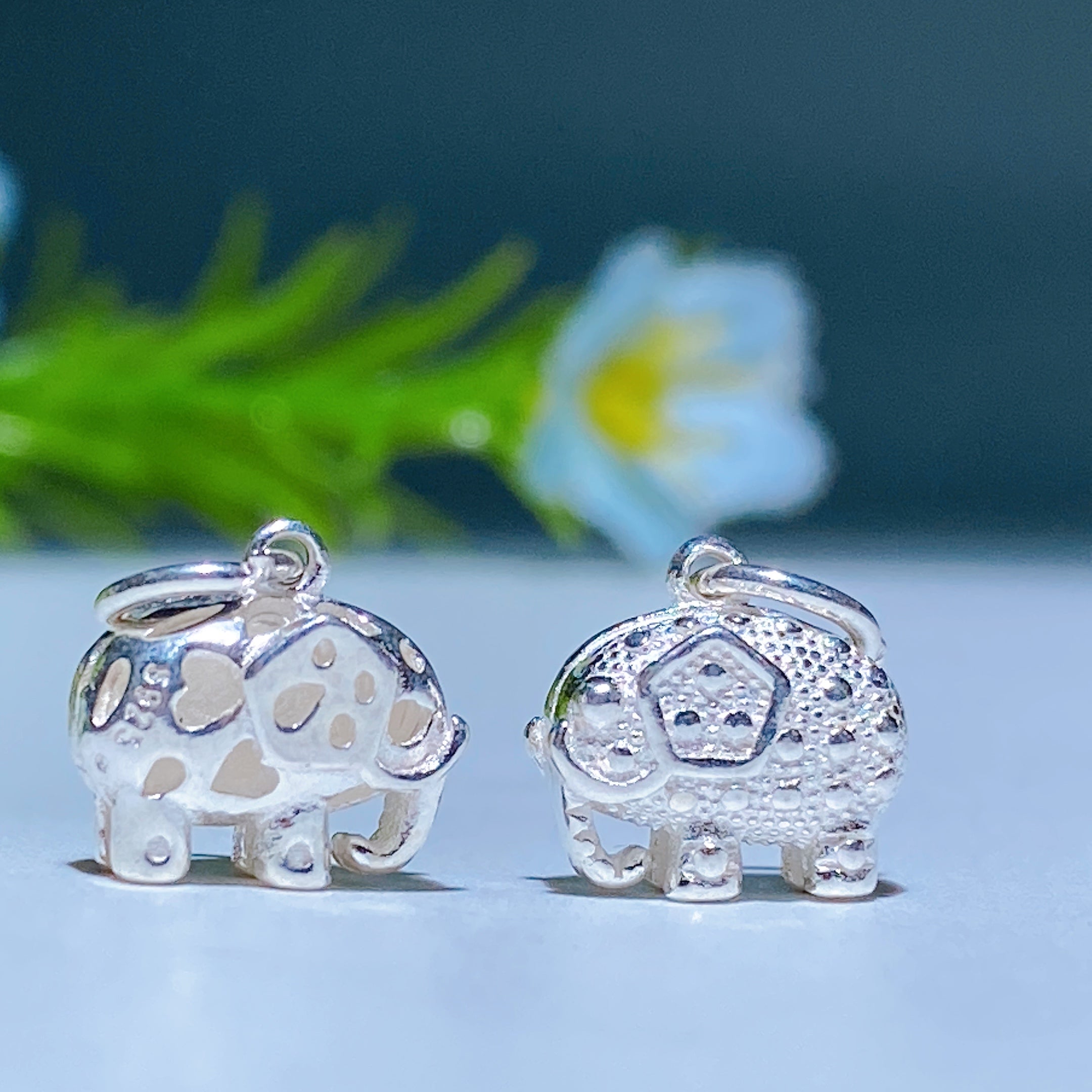 ATELIER-TIBET — Breloques Sculptées en Argent S925 — Charms Spirituels DIY pour Créations Personnalisées (5–15 mm)