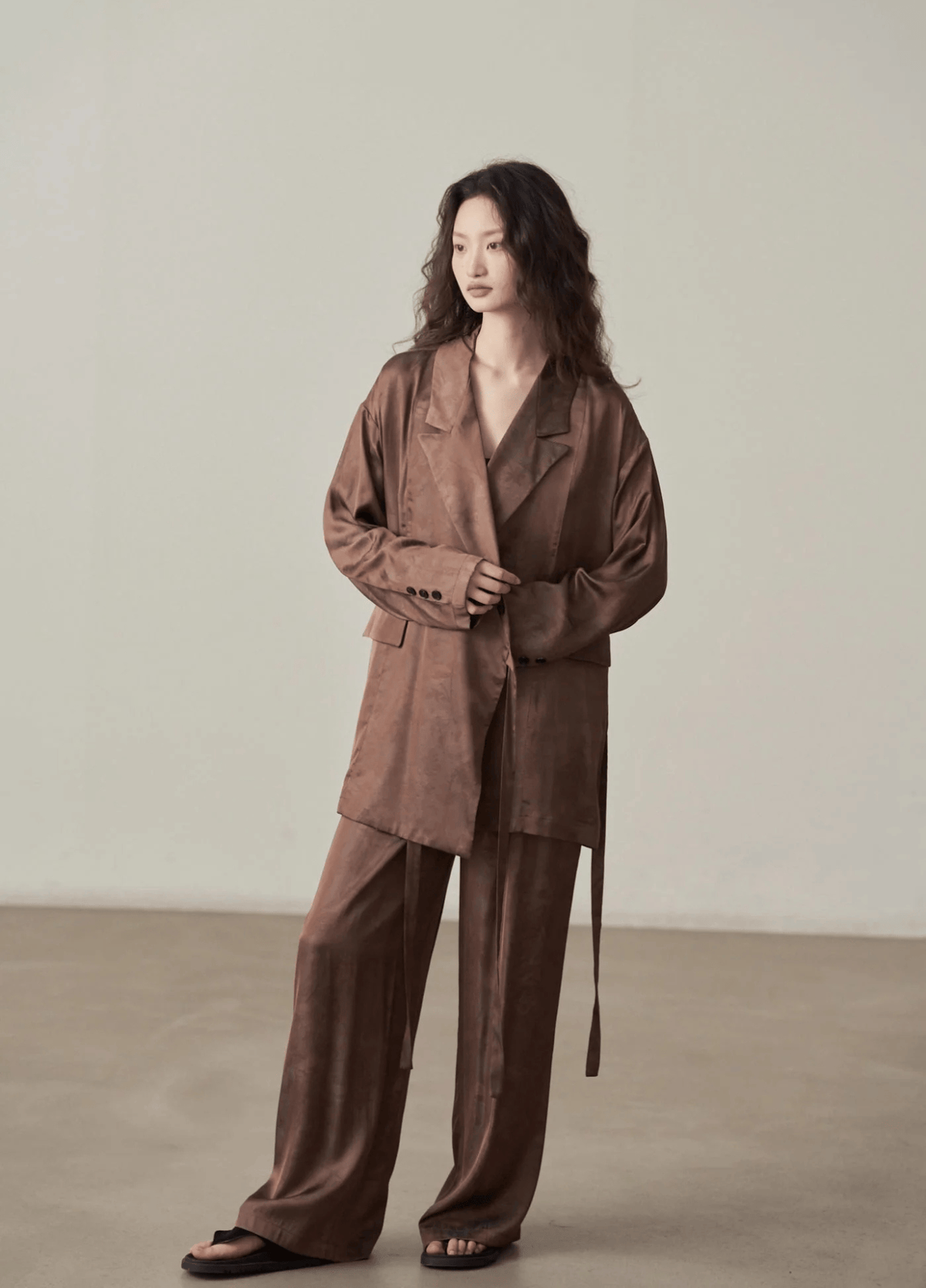 Veste kimono femme satinée marron chocolat – Kogecha