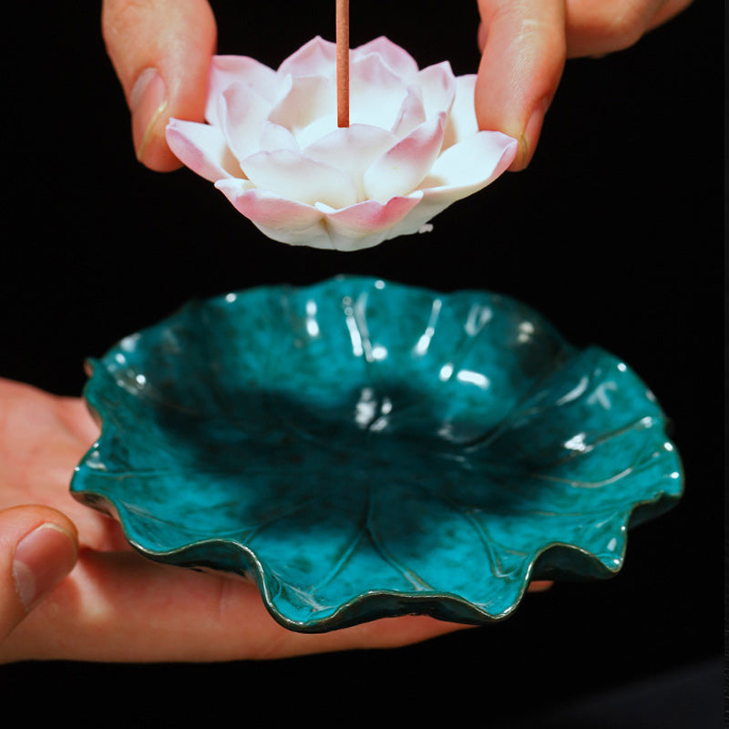 ATELIER-TIBET Porte-Encens en Céramique Fleur de Lotus – Rose & Feuille Verte (11 cm)