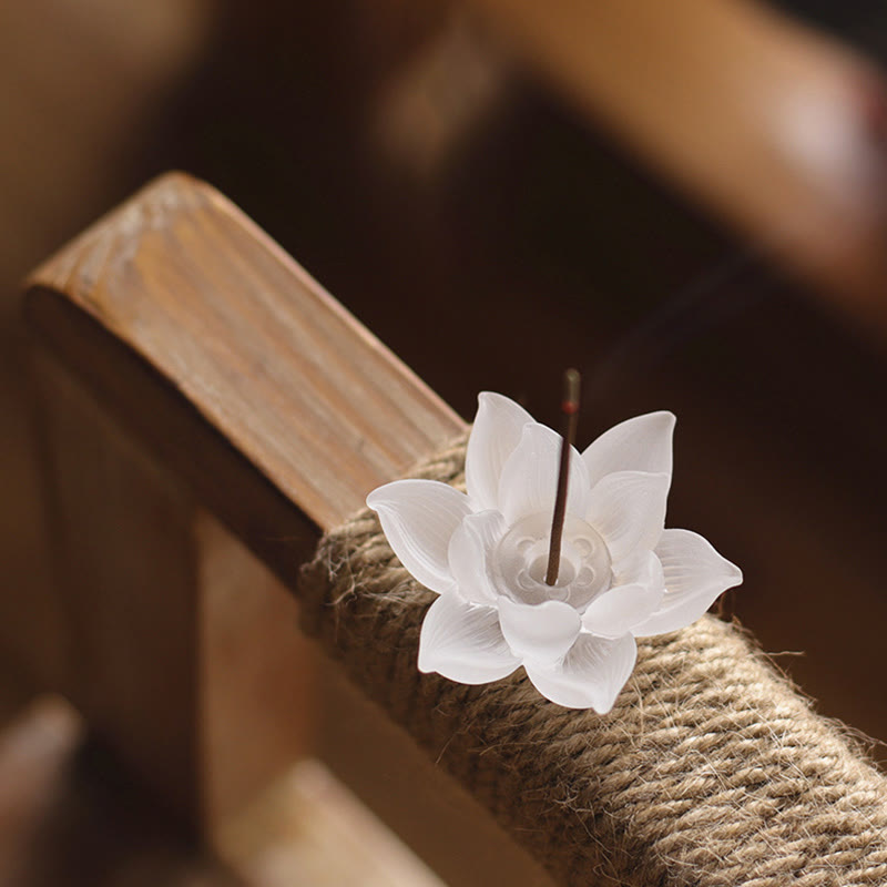 ATELIER-TIBET – Porte-Encens Lotus Blanc en Cristal Liuli – Méditation & Sérénité