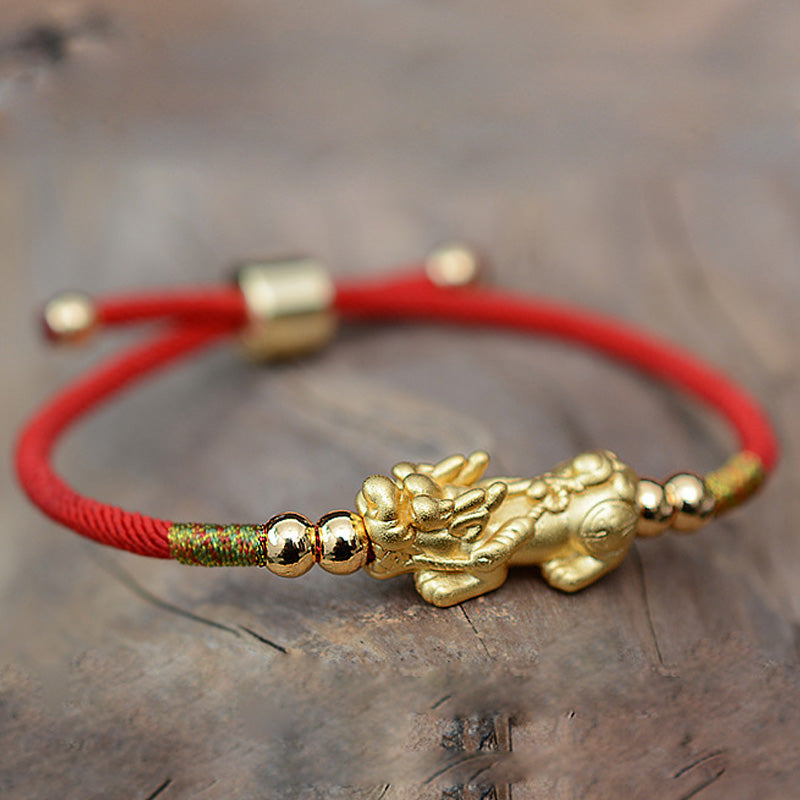 ATELIER-TIBET – Bracelet Pixiu Luck en Fil Rouge ou Noir & Plaqué Or 24 Carats | Abondance & Protection Symbolique