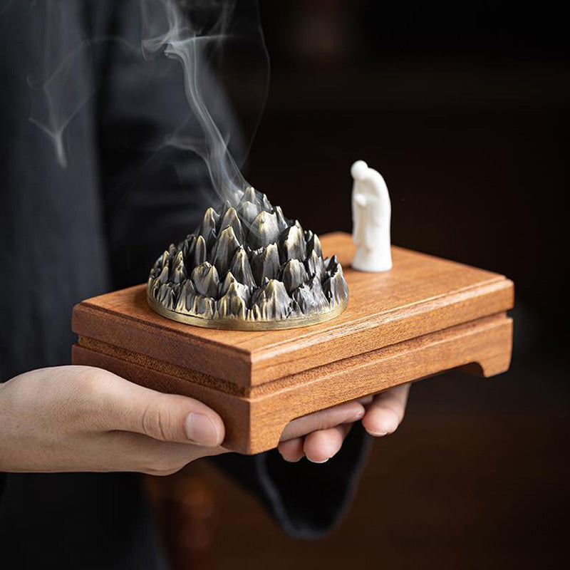 ATELIER-TIBET | Brûleur d’Encens Montagne Zen avec Moine – Base en Bois Naturel