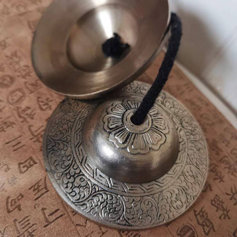 ATELIER-TIBET Cloches Tingsha en Cuivre – Cymbales Tibétaines de Méditation avec Mantra “Om Mani Padme Hum”