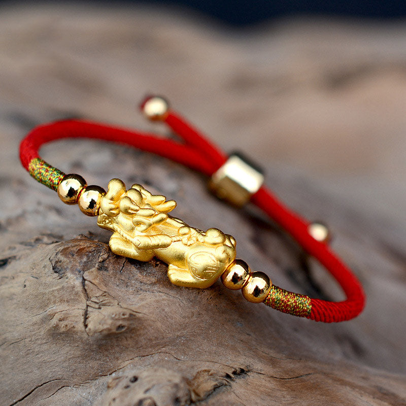 ATELIER-TIBET – Bracelet Pixiu Luck en Fil Rouge ou Noir & Plaqué Or 24 Carats | Abondance & Protection Symbolique