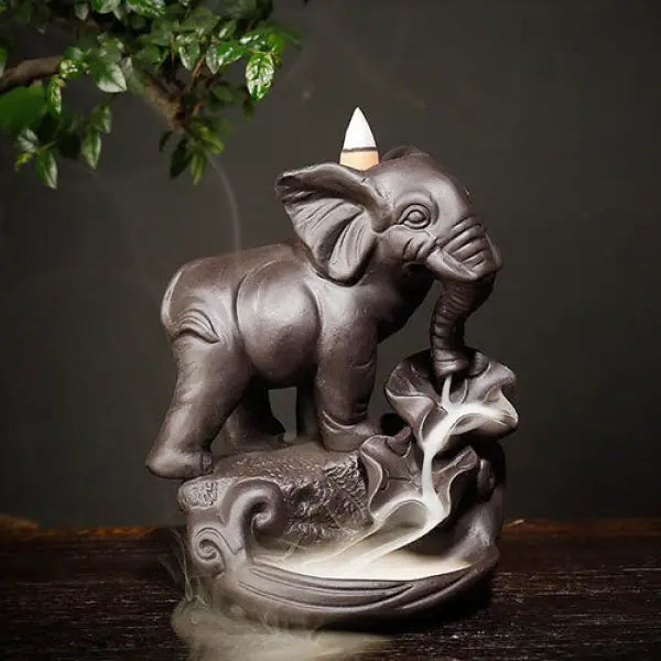 ATELIER-TIBET – Brûle-Encens Cascade Éléphant en Céramique 4 Une présence décorative douce pour une atmosphère apaisante  A
