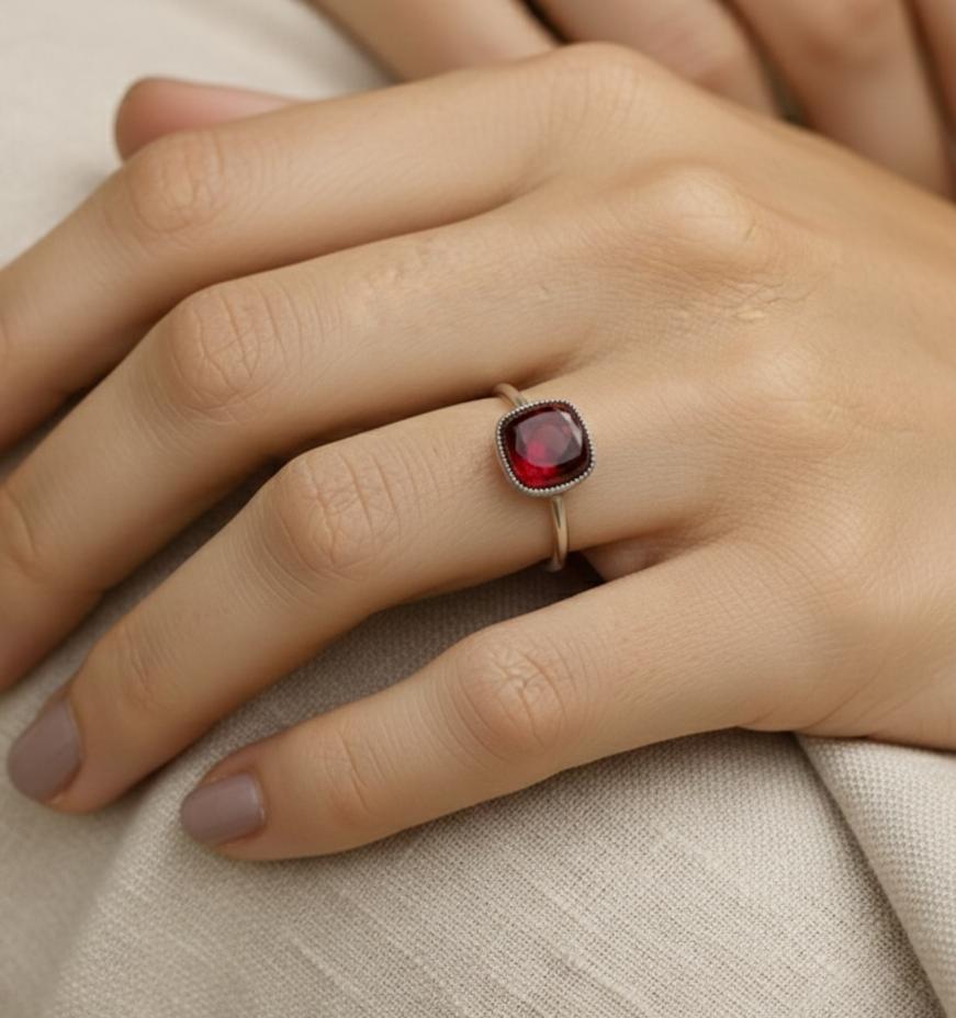 ATELIER-TIBET – Bague Carré Passion en Grenat Naturel & Argent Sterling 925 Ajustable