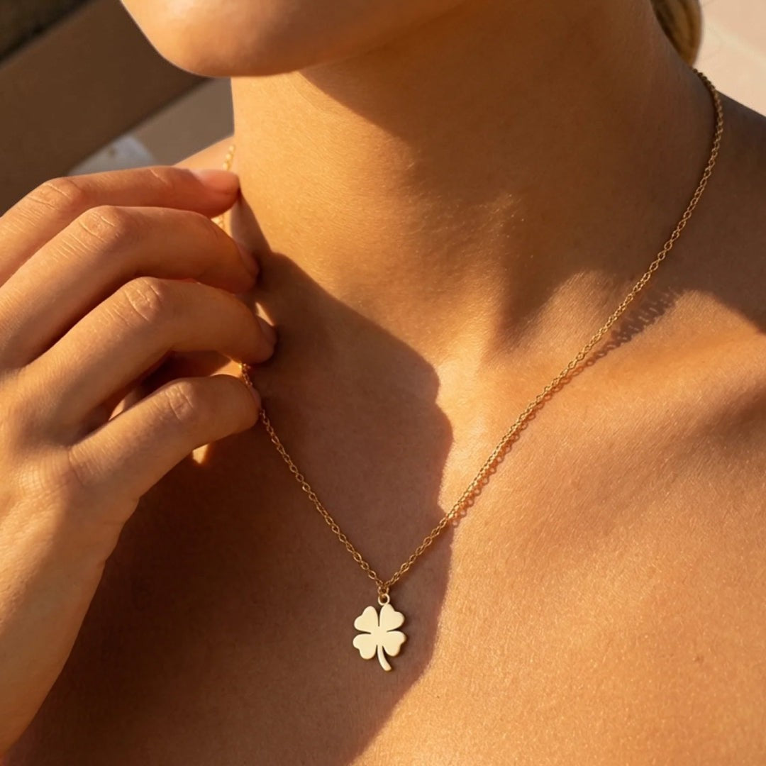 ATELIER-TIBET – Pendentif Trèfle Porte-Bonheur
